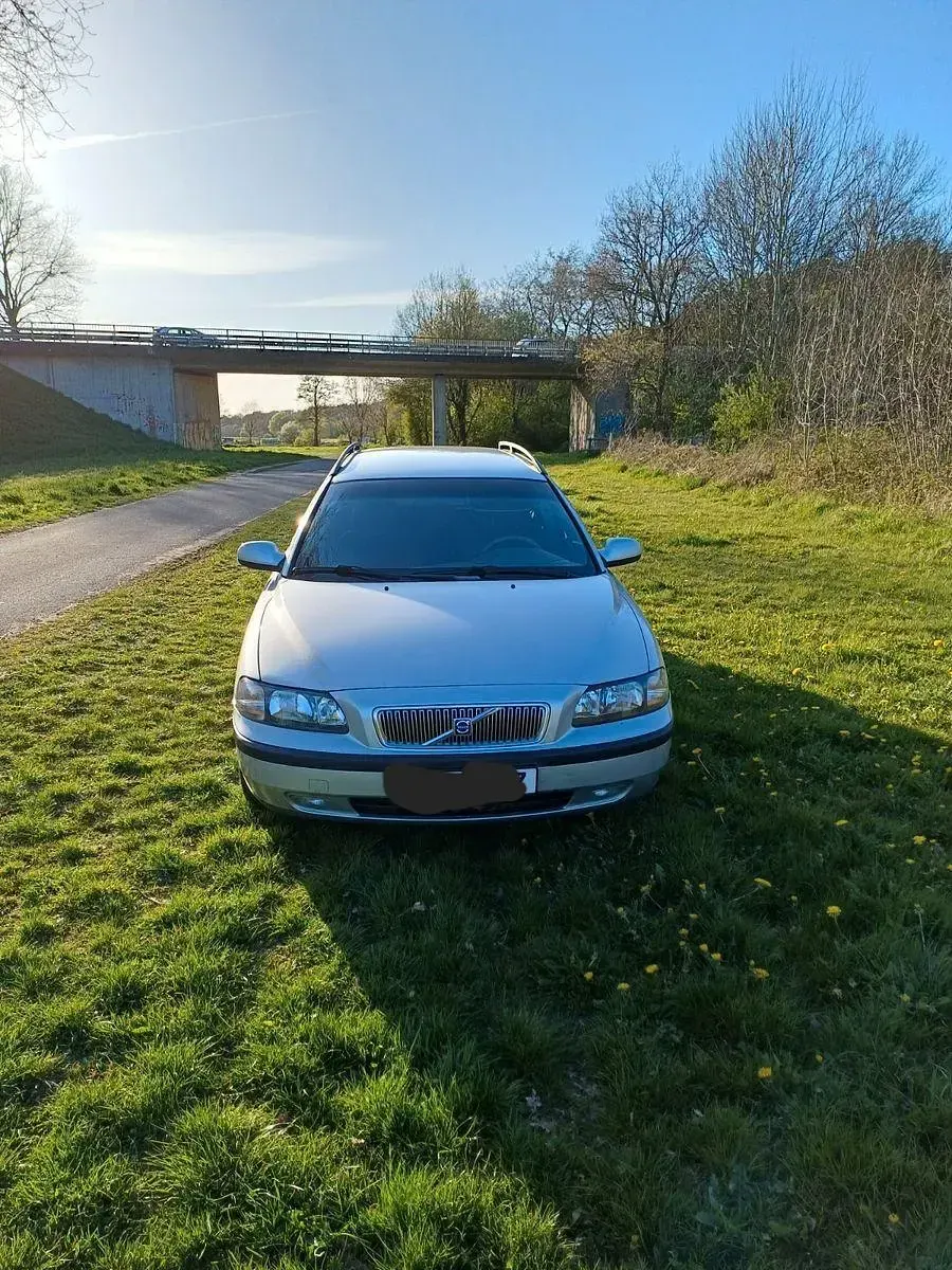 Używany Volvo V70 140 KM (102 kW) 2002 Srebrny Kombi