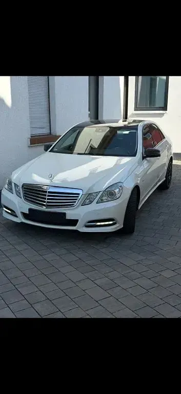 Second-hand Mercedes E200 Avantgarde 184 CP (135 kW) 2011 Alb Berlinǎ