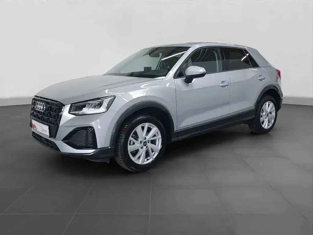 Używany Audi Q2 Advanced 150 KM (110 kW) 2025 Srebrny SUV