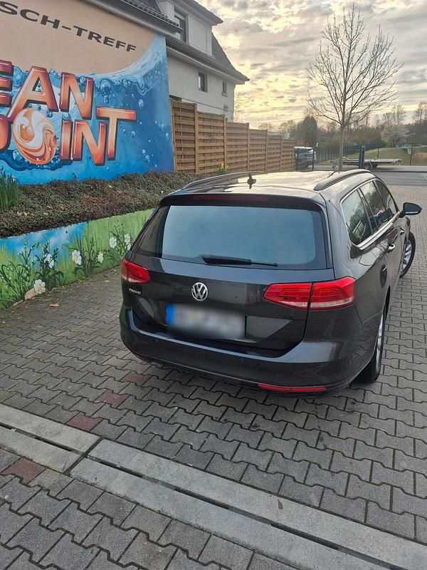 Gebraucht VW Passat 150 PS (110 kW) 2018 Grau Kombi
