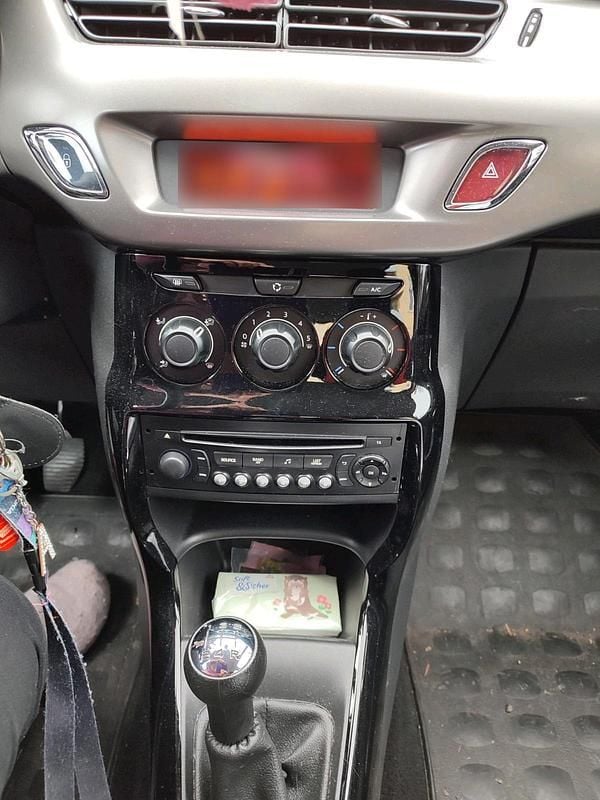 Gebraucht Citroën C3 68 PS (50 kW) 2014 Rot Limousine