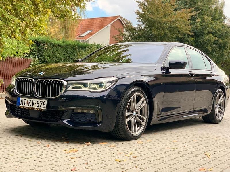 Schwarz Gebraucht 2016 BMW 750 M Sport Limousine | 26.500 € (Superpreis) - Bild 1/4