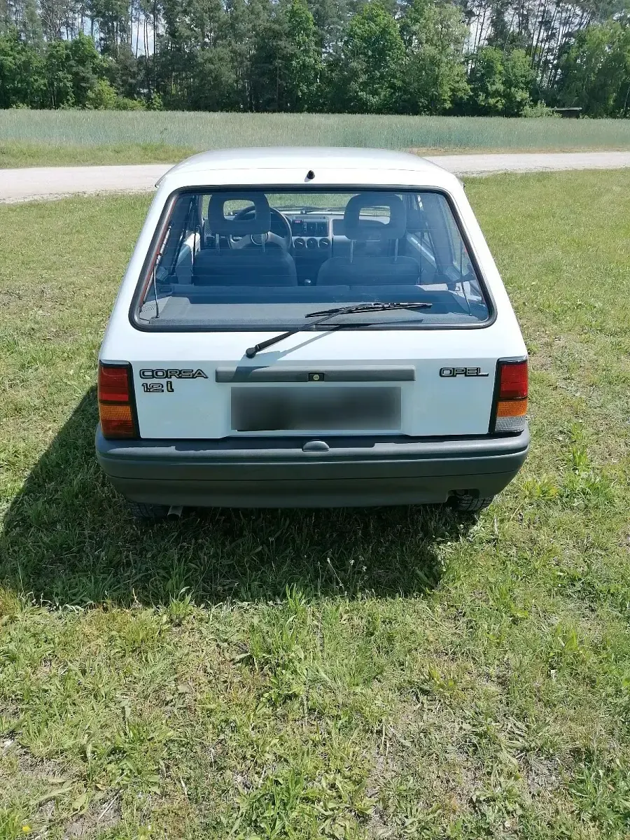 Gebraucht Opel Corsa 45 PS (33 kW) 1993 Weiß Kleinwagen