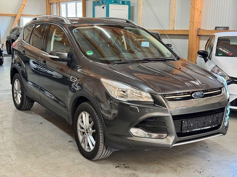 Gebraucht Ford Kuga Titanium 150 PS (110 kW) 2015 Grau SUV
