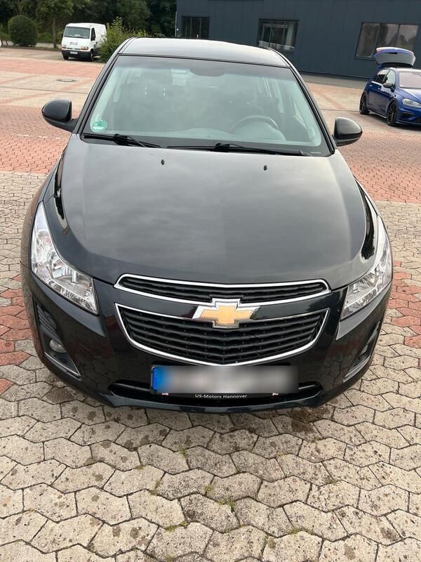 Schwarz Gebraucht 2013 Chevrolet Cruze Limousine | 3.500 € (Fairer Preis) - Bild 1/4