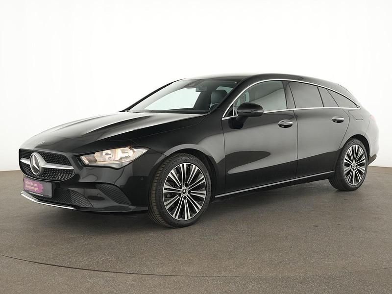 Nachtschwarz Gebraucht 2020 Mercedes CLA200 Shooting Brake Kombi | 23.755 € (Guter Preis) - Bild 1/4