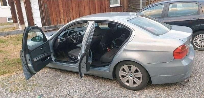 Gebraucht BMW 325 Performance 218 PS (160 kW) 2005 Blau Limousine