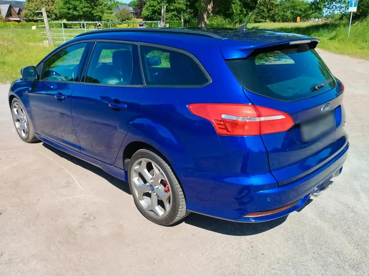 Gebraucht Ford Focus ST 250 PS (183 kW) 2015 Blau Kombi