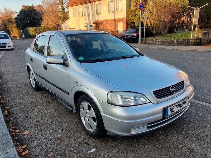 Silber Gebraucht 2002 Opel Astra Selection Limousine | 650 € (Superpreis) - Bild 1/4