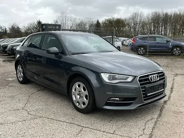 Gebraucht Audi A3 Ambition 150 PS (110 kW) 2014 Grau Limousine
