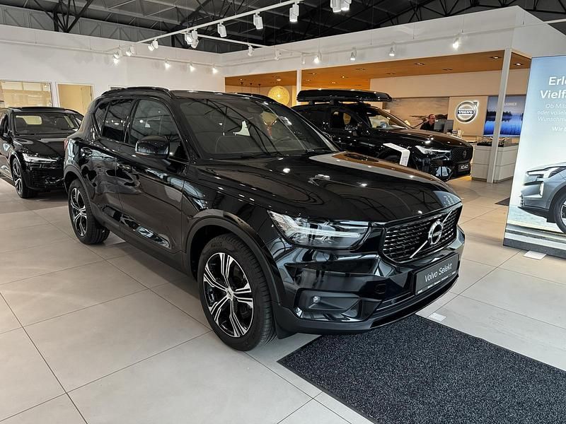 Second-hand Volvo XC40 R-Design 155 CP (114 kW) 2020 Negru SUV