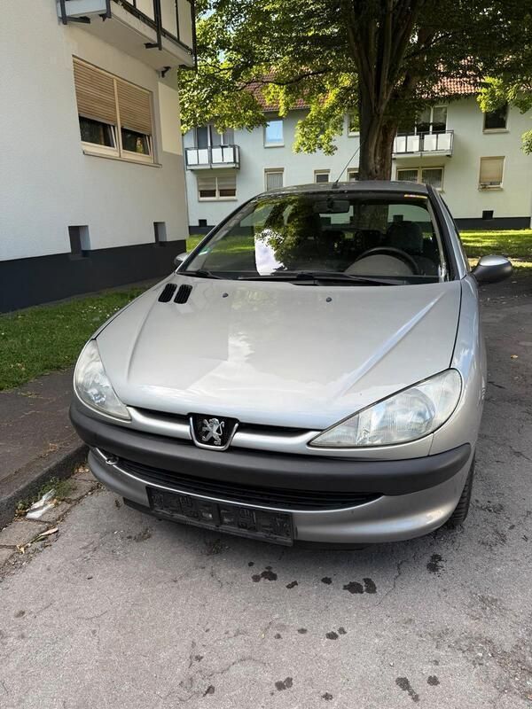 Silber Gebraucht 2004 Peugeot 206 Coupé | 1.300 € - Bild 1/4