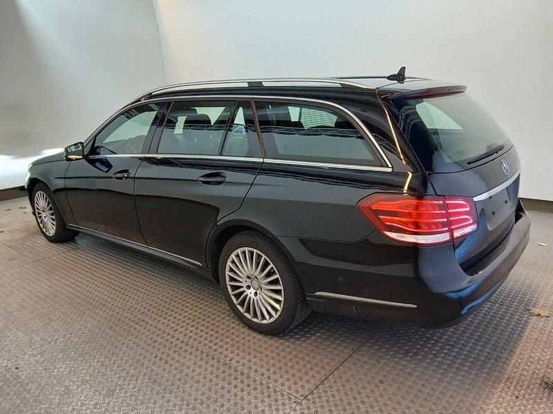 Gebraucht Mercedes E200 Elegance 136 PS (100 kW) 2014 Schwarz Kombi