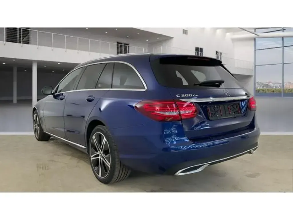 Gebraucht Mercedes C300e 306 PS (225 kW) 2021 Brillantblau (metallic) Kombi