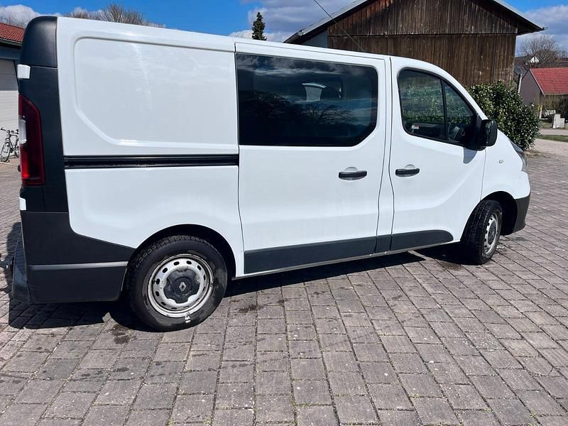 Gebraucht Renault Trafic Komfort 95 PS (69 kW) 2018 Weiß Van / Kleinbus