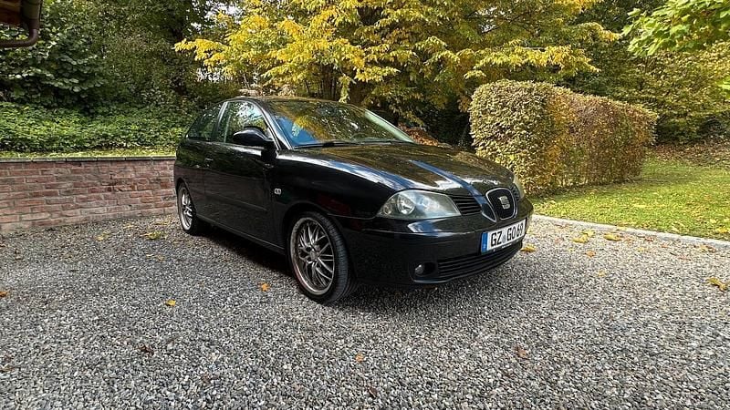 Schwarz Gebraucht 2003 Seat Ibiza Kleinwagen | 2.300 € (Fairer Preis) - Bild 1/4