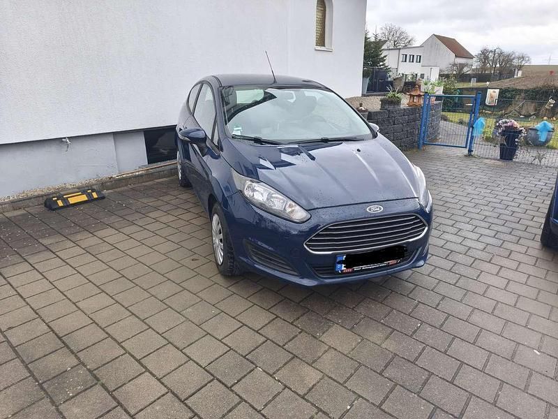 Gebraucht Ford Fiesta Trend 80 PS (58 kW) 2013 Blau Kleinwagen