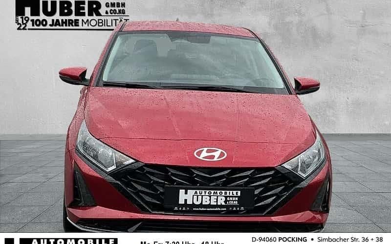 Rot Neu 2025 Hyundai i20 Trend Limousine | 22.890 € (Fairer Preis) - Bild 1/4