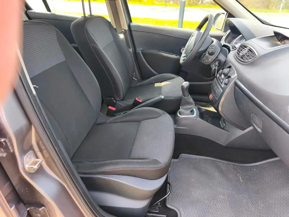 Gebraucht Renault Clio 75 PS (55 kW) 2014 Grau Kleinwagen