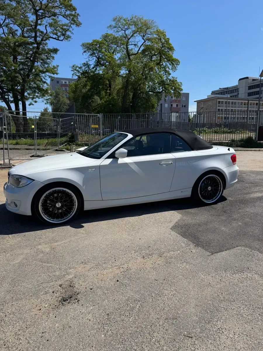 Gebraucht BMW 120 Cabriolet Exclusive 177 PS (130 kW) 2012 Weiß Cabrio