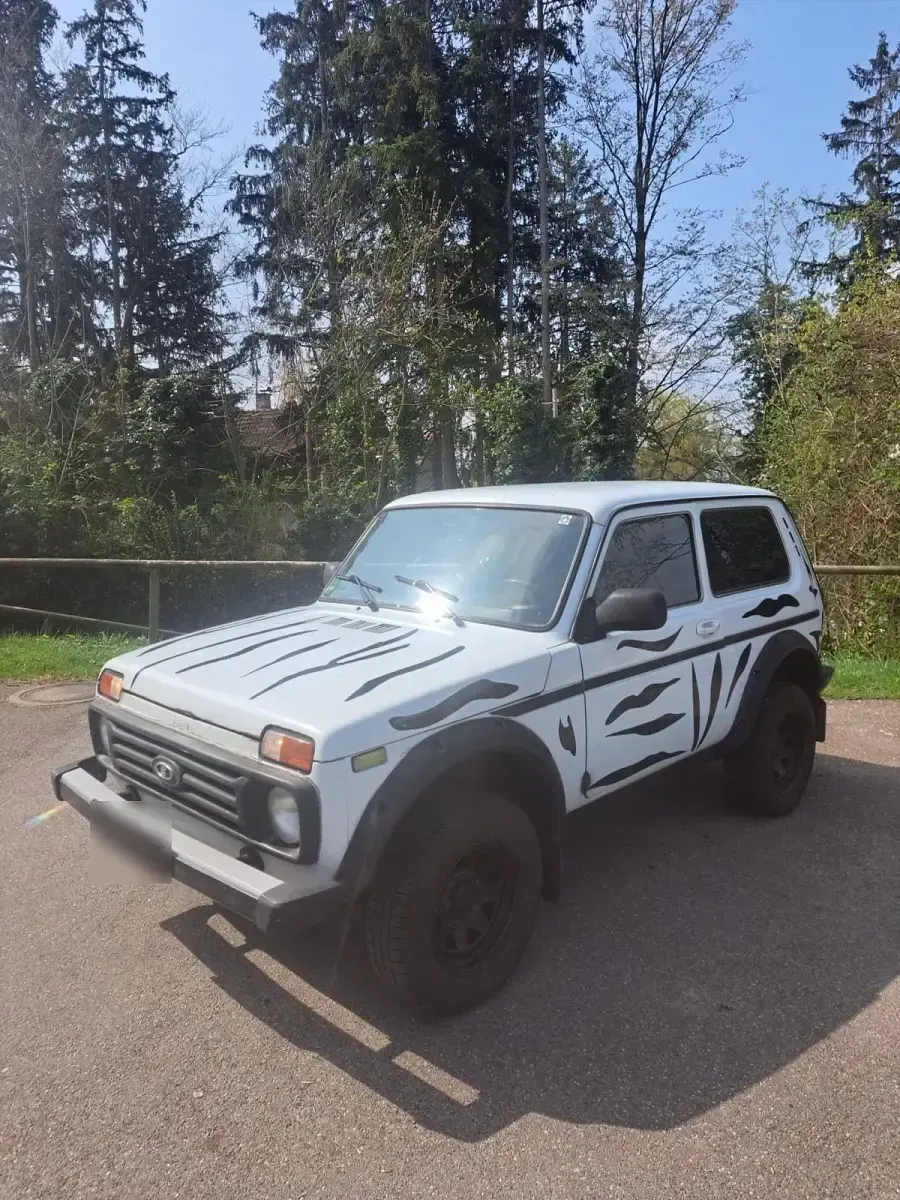 Gebraucht Lada niva 83 PS (61 kW) 2015 Weiß SUV
