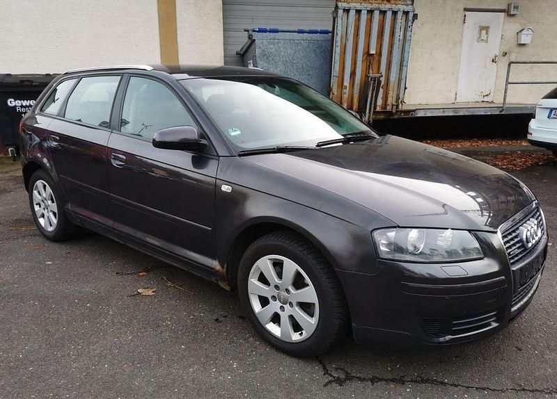 Grau Gebraucht 2006 Audi A3 Ambiente Limousine | 3.700 € (Guter Preis) - Bild 1/4