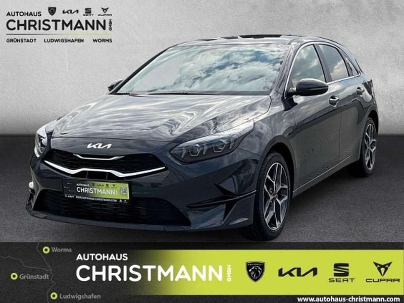 Grau Neu 2025 Kia Ceed Style Limousine | 23.890 € (Fairer Preis) - Bild 1/4