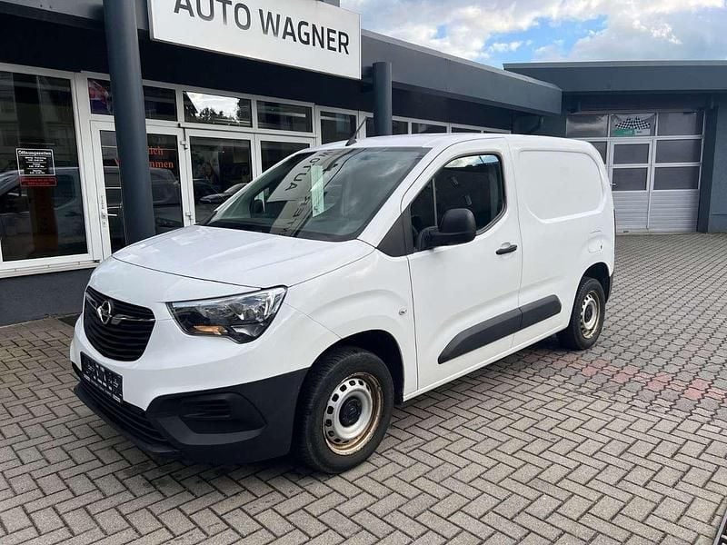 Gebraucht Opel Combo Selection 76 PS (55 kW) 2020 Weiß Van / Kleinbus