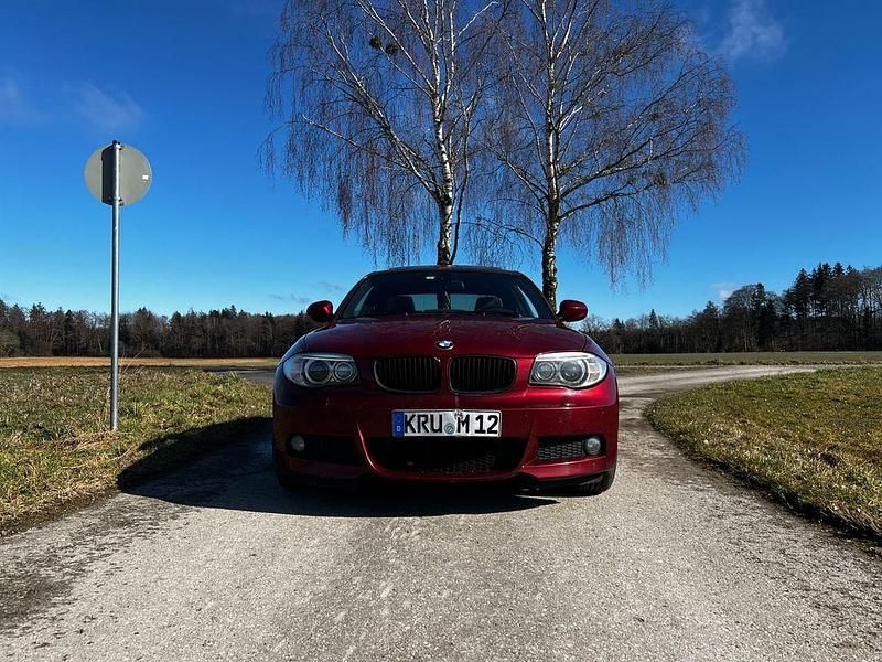 Gebraucht BMW 123 Sport Line 204 PS (150 kW) 2012 Rot Kleinwagen