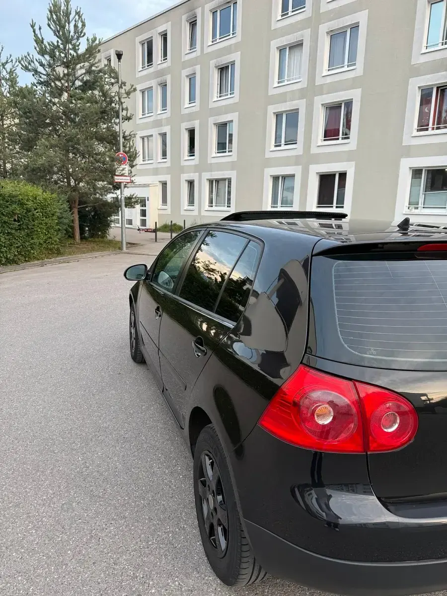 Gebraucht VW Golf V 75 PS (55 kW) 2005 Schwarz Kleinwagen