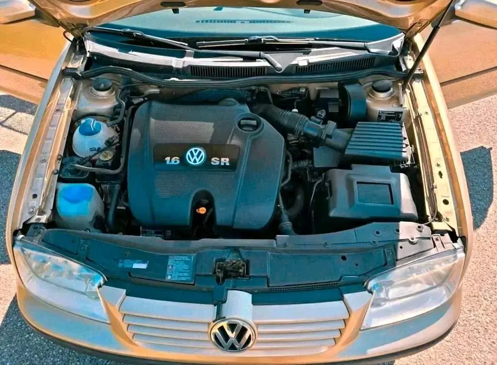Gebraucht VW Golf IV Edition 102 PS (75 kW) 2000 Gold Limousine