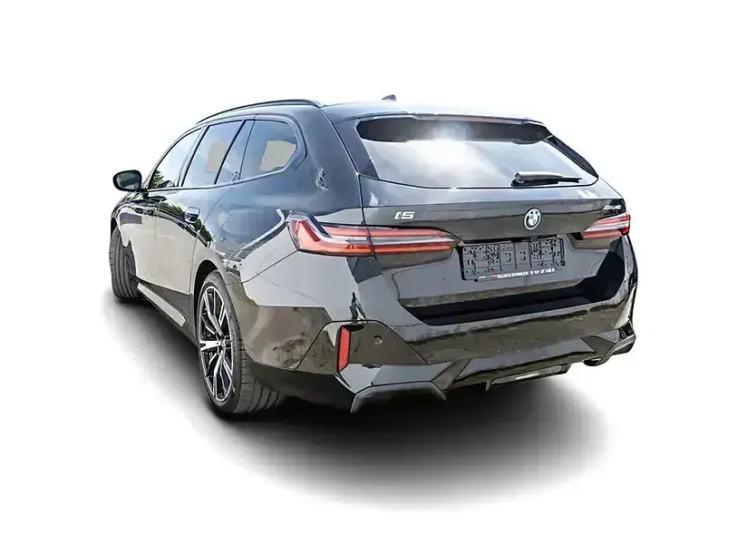 Gebraucht BMW i5 M Sport 250 kW (340 PS) 2025 Schwarz Kombi