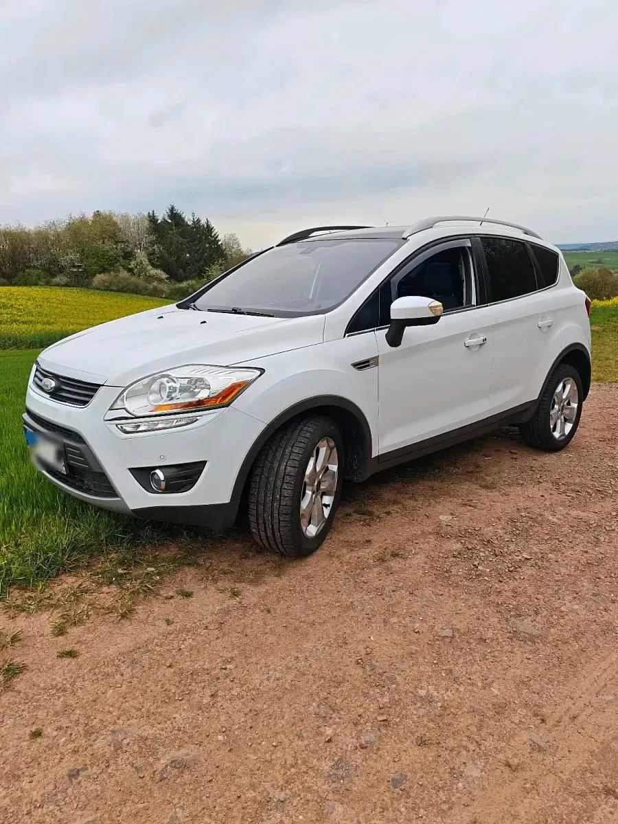 Używany Ford Kuga Titanium 140 KM (102 kW) 2012 Biały SUV