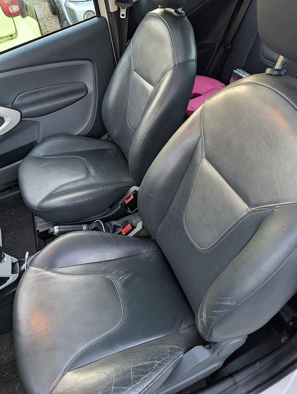 Gebraucht Ford Kuga Titanium 140 PS (102 kW) 2011 Weiß SUV