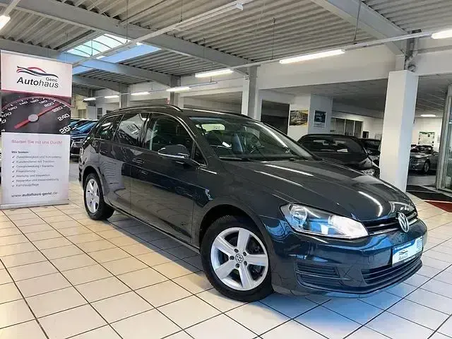 Gebraucht VW Golf VII Comfortline 105 PS (77 kW) 2014 Grau Kombi