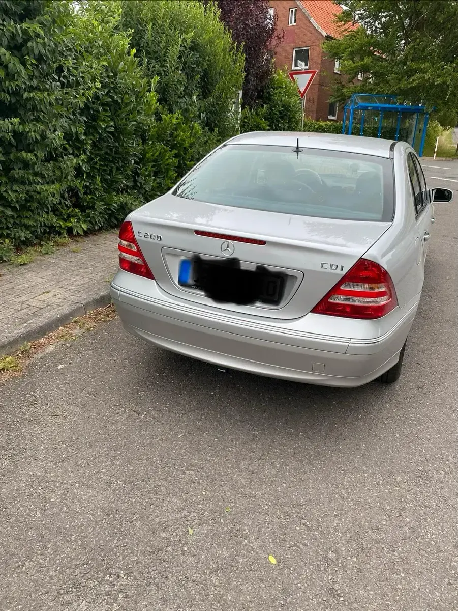 Gebraucht Mercedes 200 136 PS (100 kW) 2004 Silber Limousine
