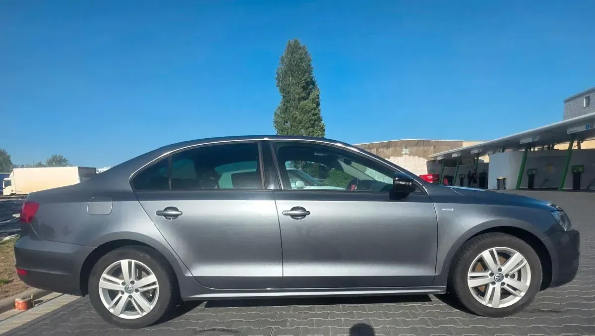Brugt VW Jetta Match 105 HK (77 kW) 2012 Grå Sedan