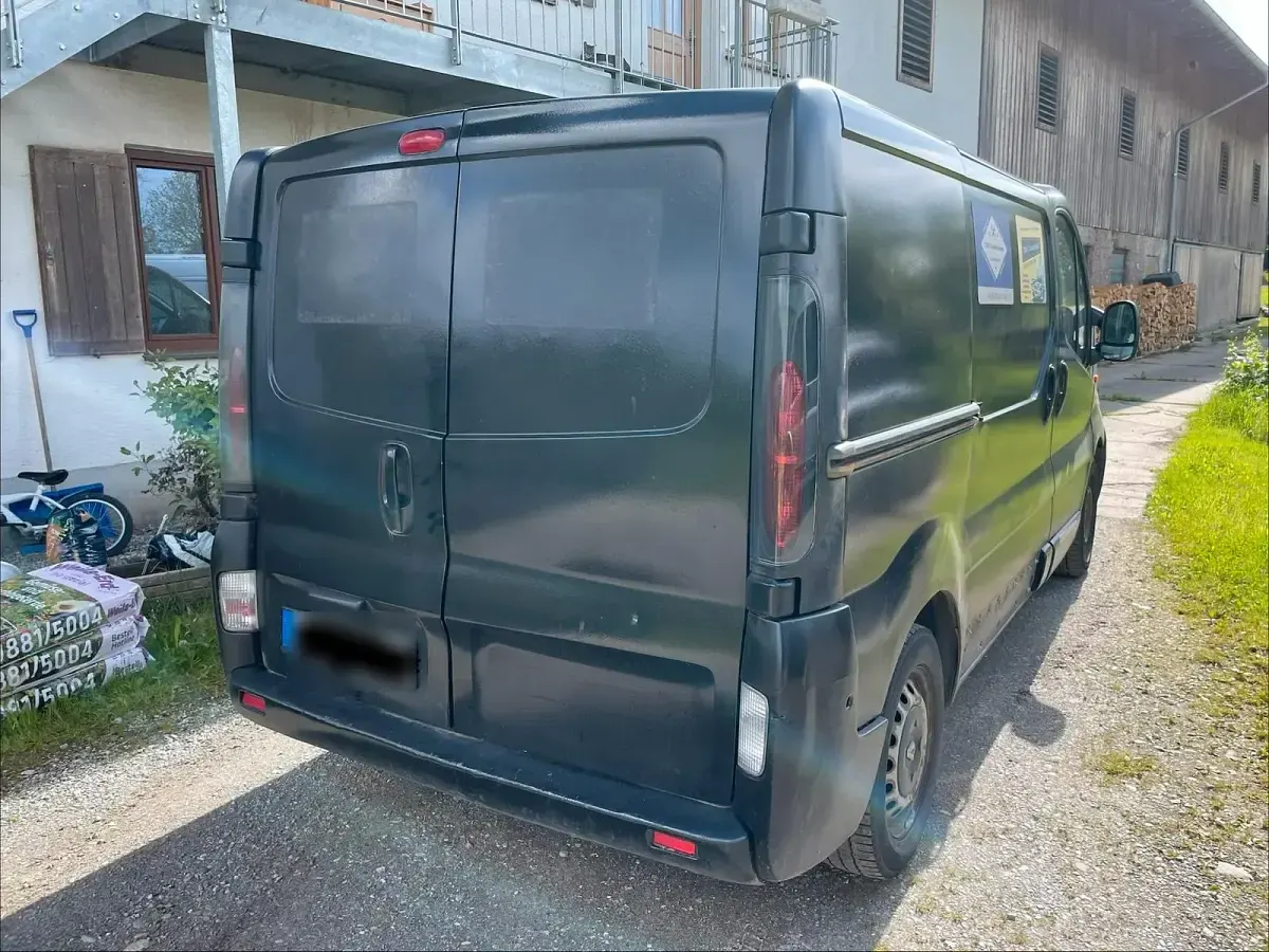 Gebraucht Renault Trafic 82 PS (60 kW) 2005 Schwarz Van / Kleinbus