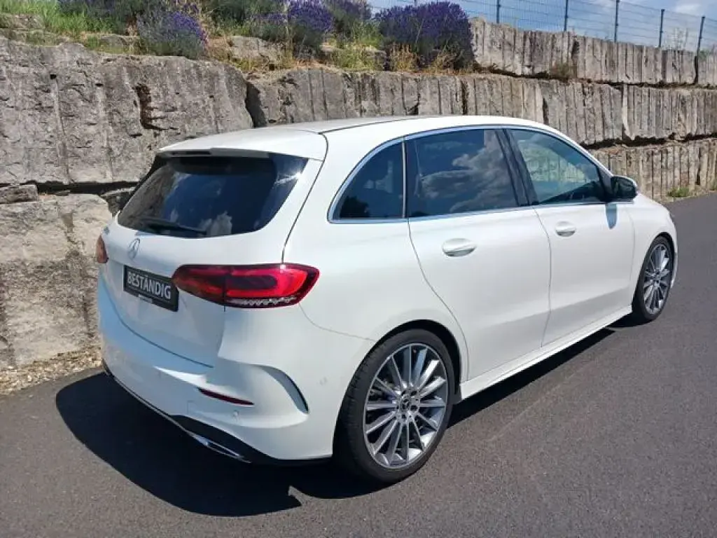 Gebraucht Mercedes 200 AMG 150 PS (110 kW) 2019 Polarweiss  unilack Limousine