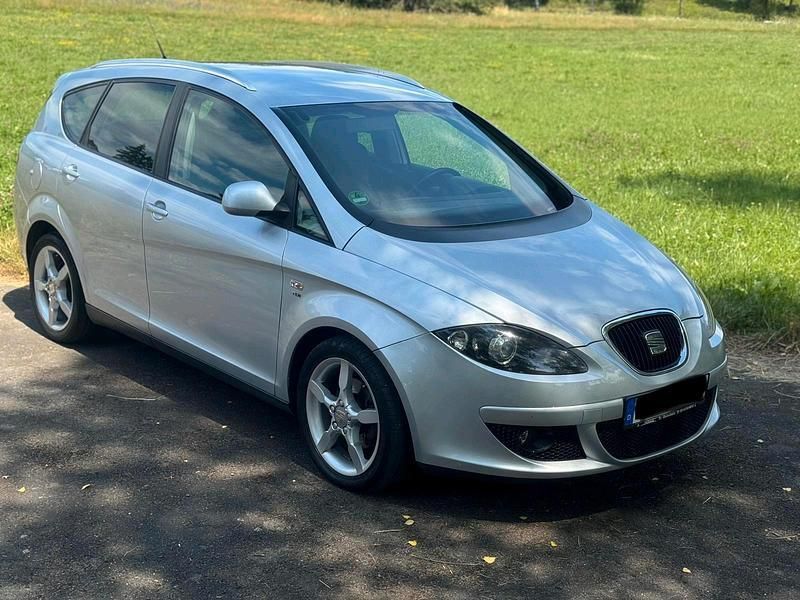 Silber Gebraucht 2008 Seat Altea XL Van / Kleinbus | 4.900 € (Fairer Preis) - Bild 1/4