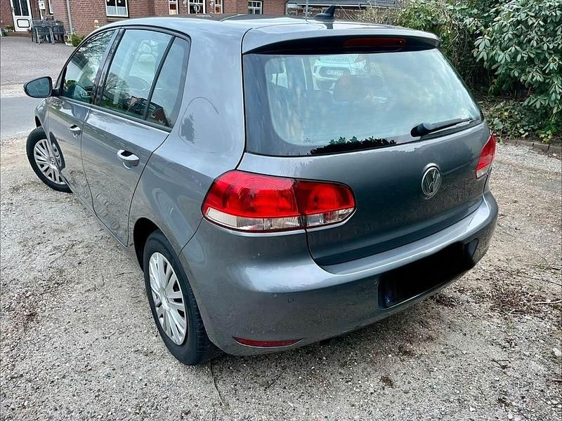 Gebraucht VW Golf VI 105 PS (77 kW) 2011 Grau Kleinwagen