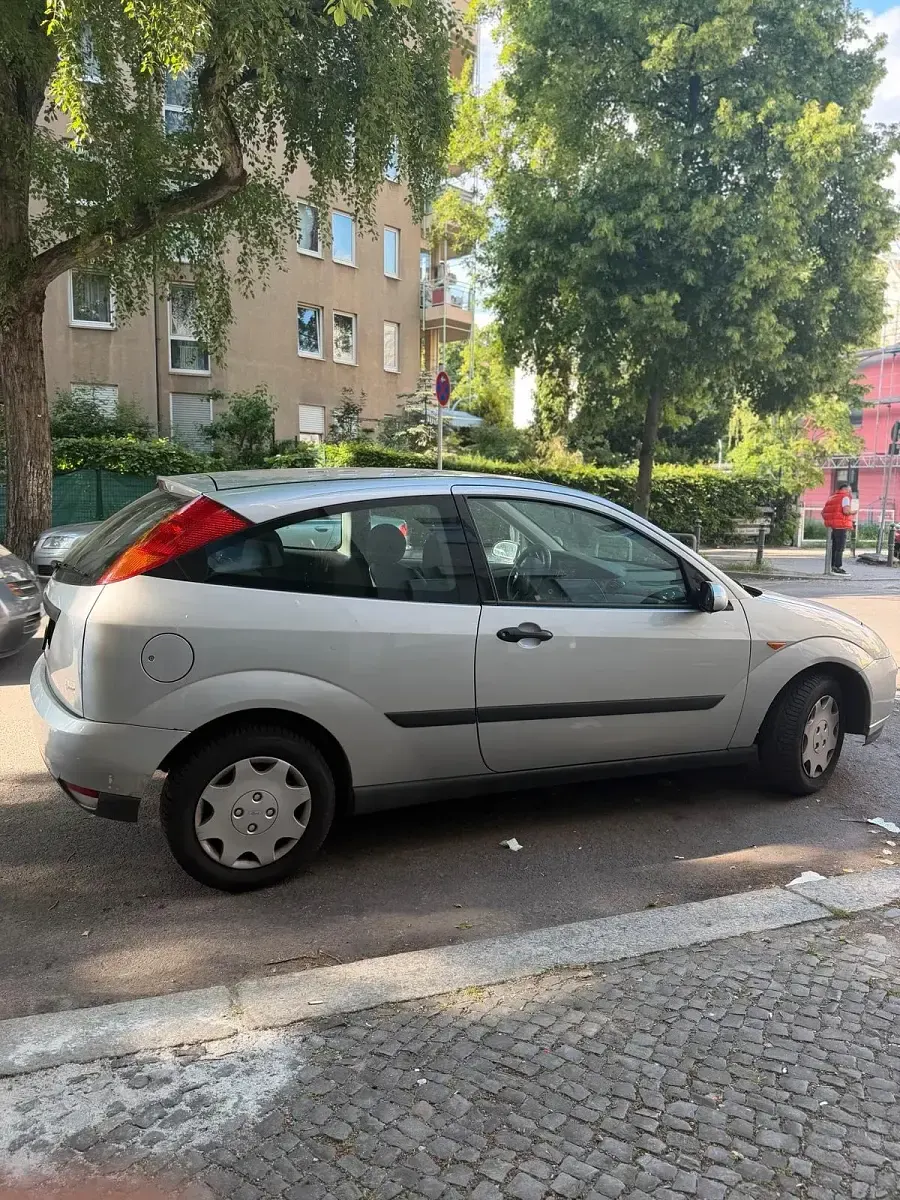 Gebraucht Ford Focus 75 PS (55 kW) 2002 Andere farben Kleinwagen