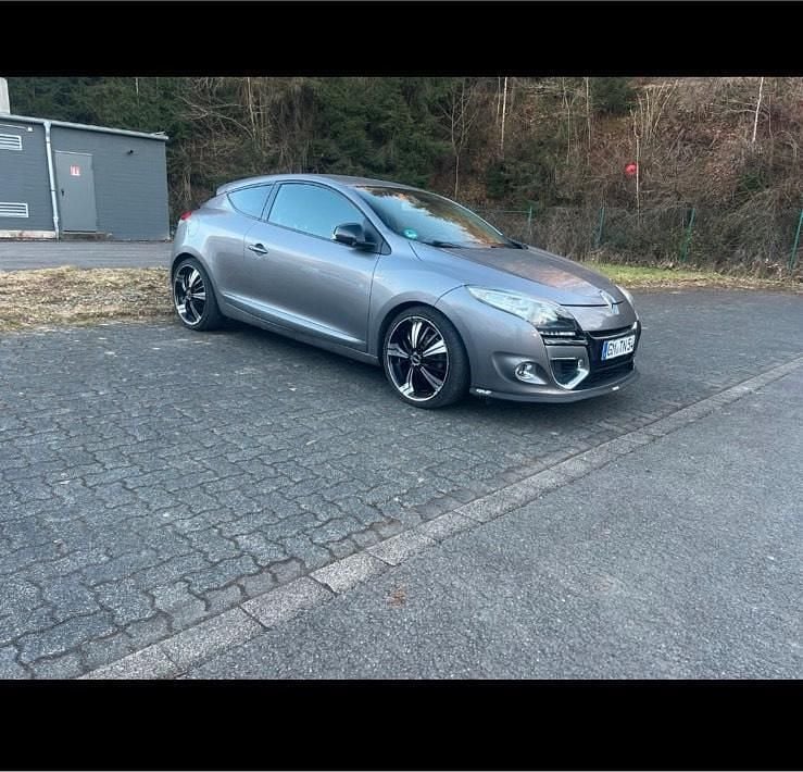 Grau Gebraucht 2012 Renault Mégane Coupé Coupé | 5.300 € - Bild 1/4