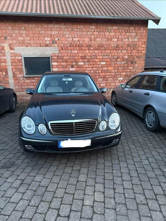 Gebraucht Mercedes E500 Elegance 306 PS (225 kW) 2002 Grau Limousine