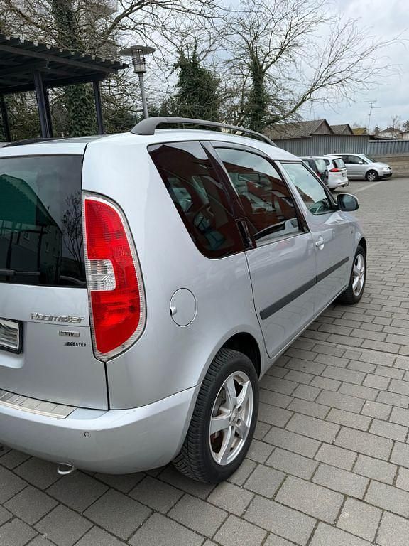 Gebraucht Skoda Roomster 86 PS (63 kW) 2009 Silber Van / Kleinbus