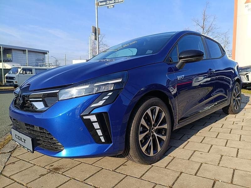 Neu Mitsubishi Colt Plus 94 PS (69 kW) 2025 Blau Limousine