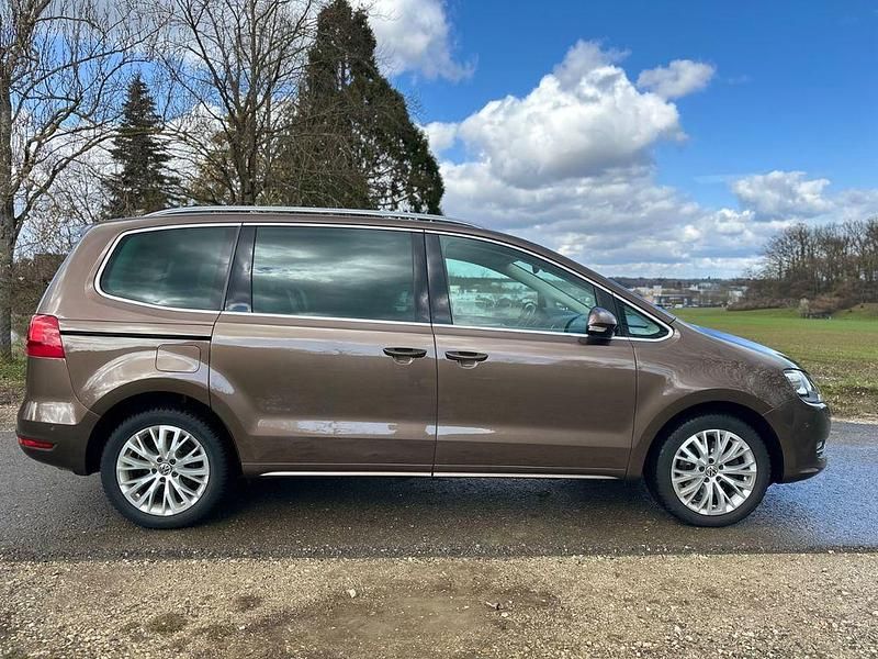 Gebraucht VW Sharan Highline 170 PS (125 kW) 2011 Braun Van / Kleinbus