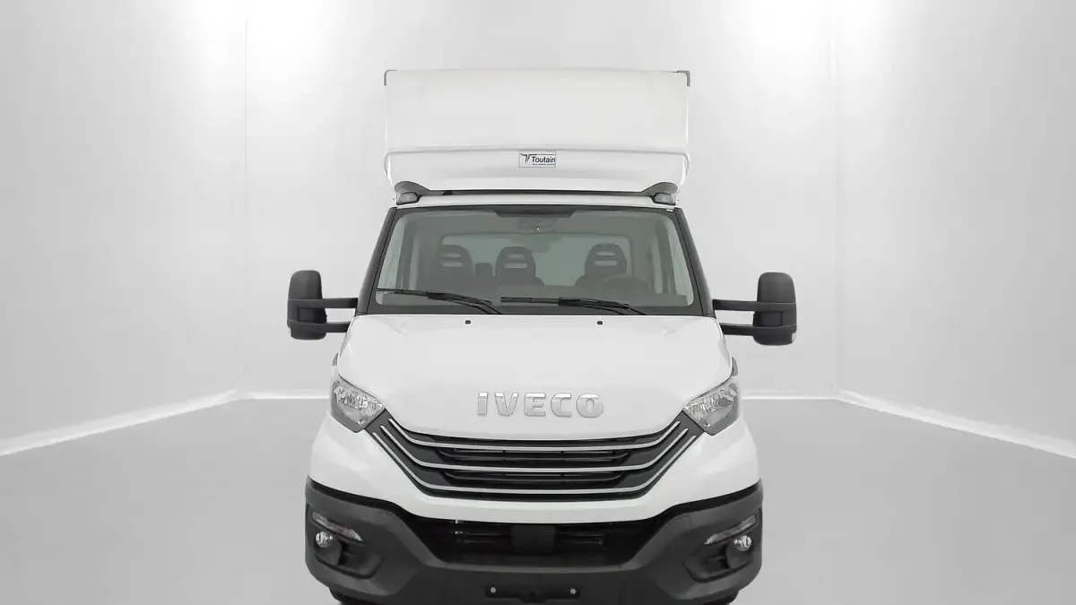 Neu Iveco Daily 175 PS (128 kW) 2025 (blanc) Van