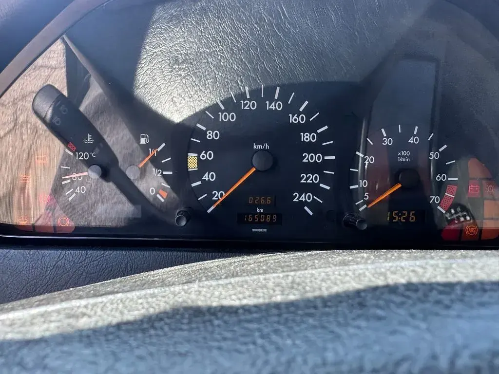 Gebraucht Mercedes C180 122 PS (89 kW) 1994 Grau Limousine