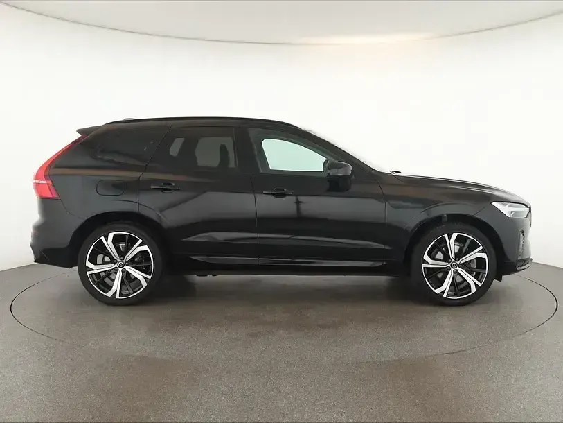 Gebraucht Volvo XC60 Plus 197 PS (144 kW) 2023 Onyx black SUV